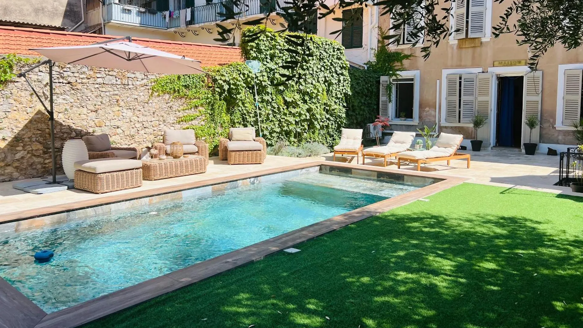 Maison De Ville Avec Piscine Draguignan 0*,